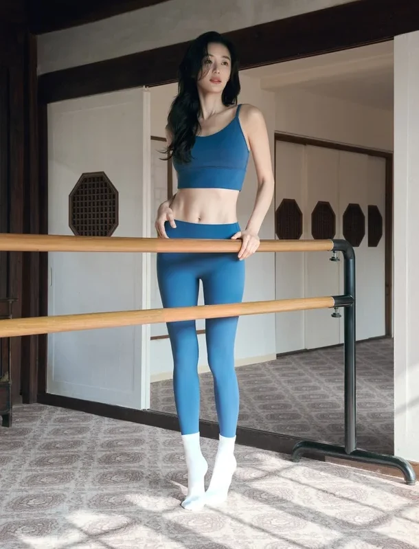 전지현 44세 레깅스 사진 화제