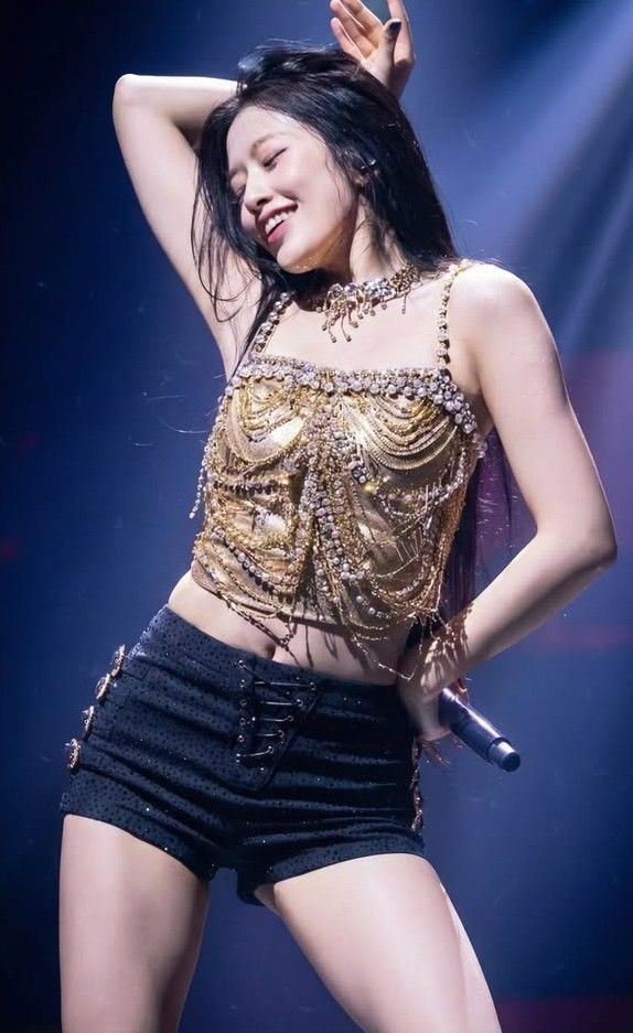 안유진 패션 사진