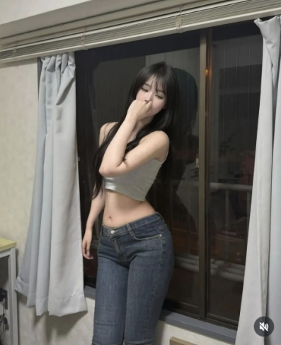 여자 청바지 패션 추가 이미지 1